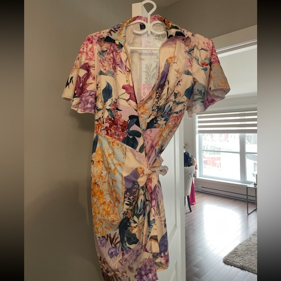 Dress small - Picture 1 of 1